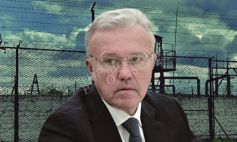​​Попелышев его над Красноярском: чиновника сдал его бывший благодетель Владимир Егоров  В Красноярском крае арестовали одного из ближайших людей экс-губернатора Александра Усса - Михаила Попелышева