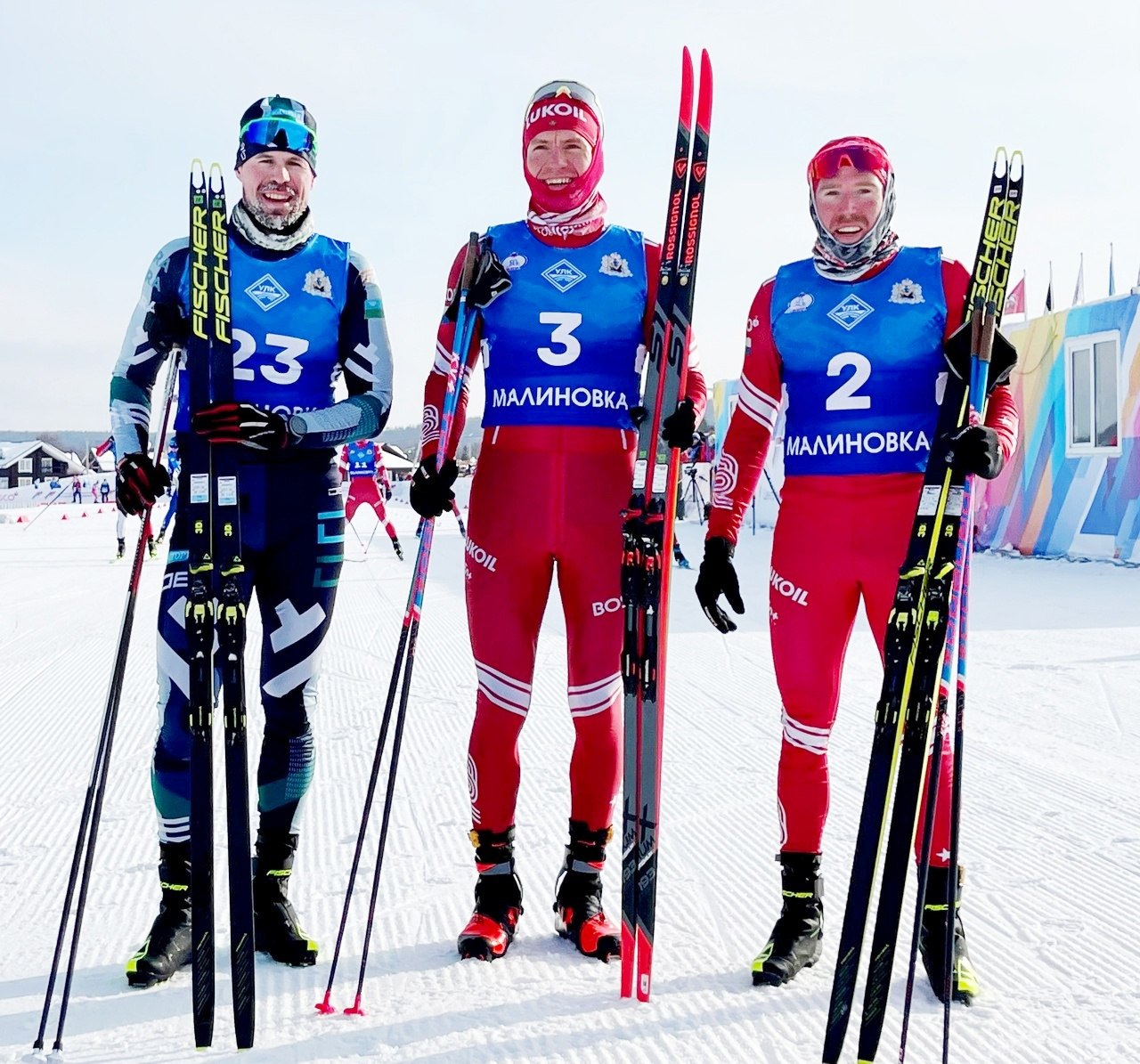 Лыжные гонки сегодня мужчины 10 км. Большунов скиатлон Малиновка. Большинов Усьтюгов спринт.