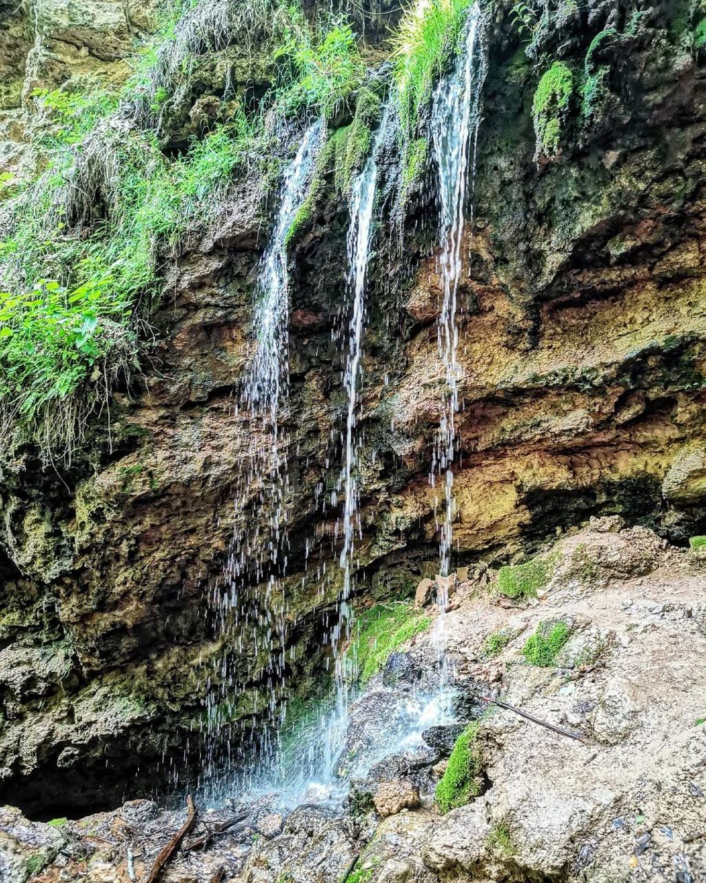 Водопад серебряный Каскад