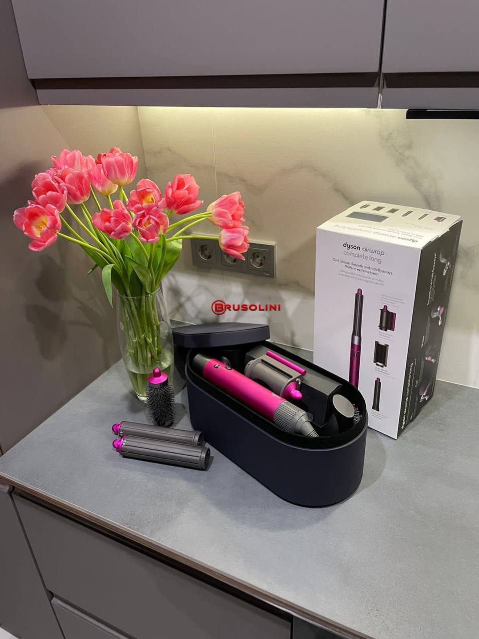 Dyson hs05 long fuchsia. Стайлер Dyson hs05 long Ceramic Rose Gold Sakura. Держатель.стайлера Дайсон hs05. Дайсон hs05 Сакура цвет. Dyson hs05 Ceramic long Сакура Роуз.