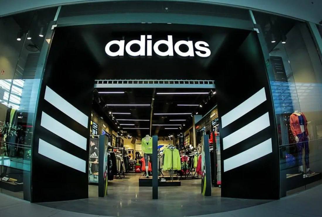 Магазин адидас в москве. Магазин адидас. Ad магазин. Спортивные магазины adidas.