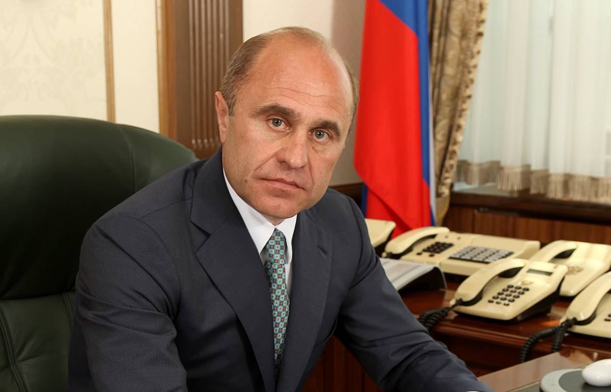 Недвижимость на миллиард нашли у семьи главы управделами президента  Пока глава управделами президента Александр Колпаков прячет коррупционное имущество Путина, наворованное самим Колпаковым прячет ег