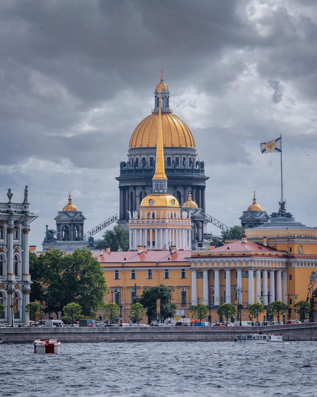 Виды Исаакиевского собора СПБ